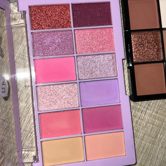 Eyeshadow Palette - Picture 6 of 10